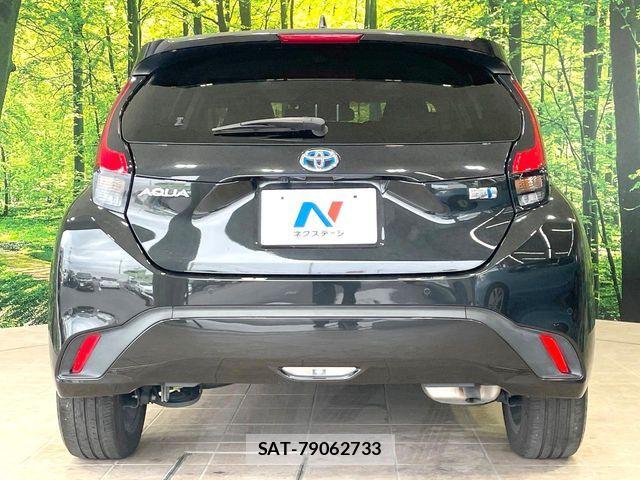 Toyota AQUA 2021-12 8870396-14