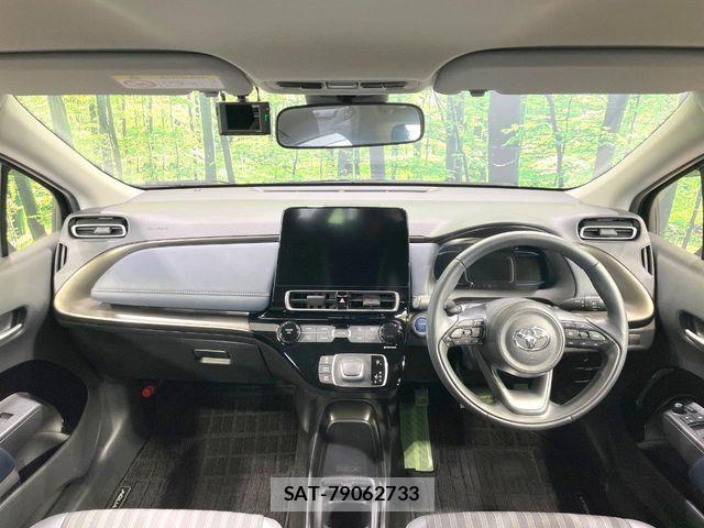 Toyota AQUA 2021-12 8870396-1