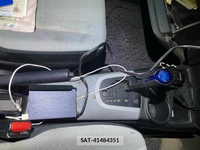 Toyota AQUA 2012-05 8870416-16
