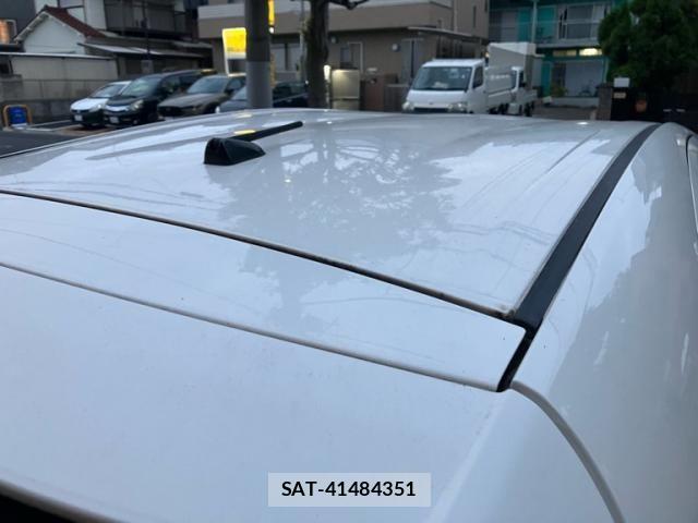 Toyota AQUA 2012-05 8870416-17