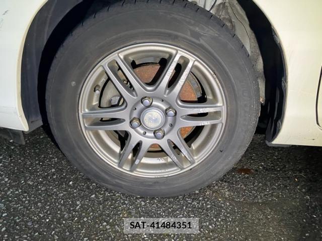 Toyota AQUA 2012-05 8870416-6