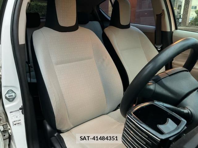 Toyota AQUA 2012-05 8870416-8