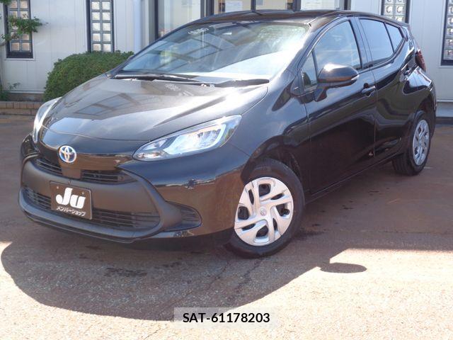 Toyota AQUA 2022-08 8870402-0