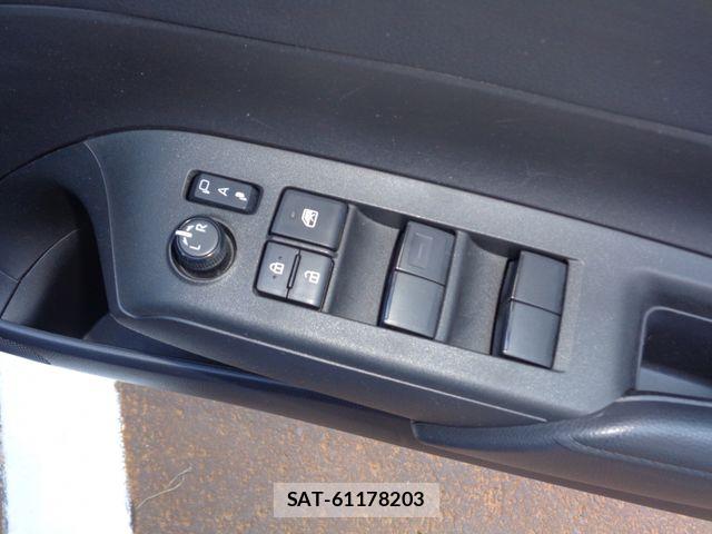 Toyota AQUA 2022-08 8870402-10