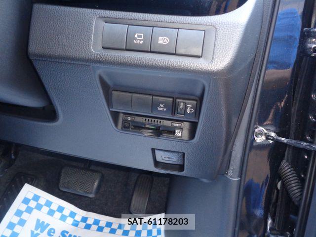Toyota AQUA 2022-08 8870402-11