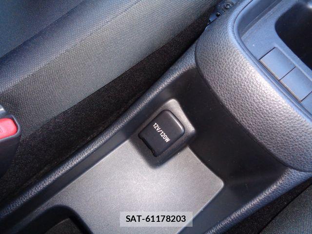 Toyota AQUA 2022-08 8870402-15