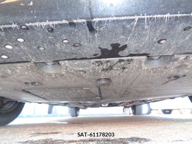 Toyota AQUA 2022-08 8870402-26