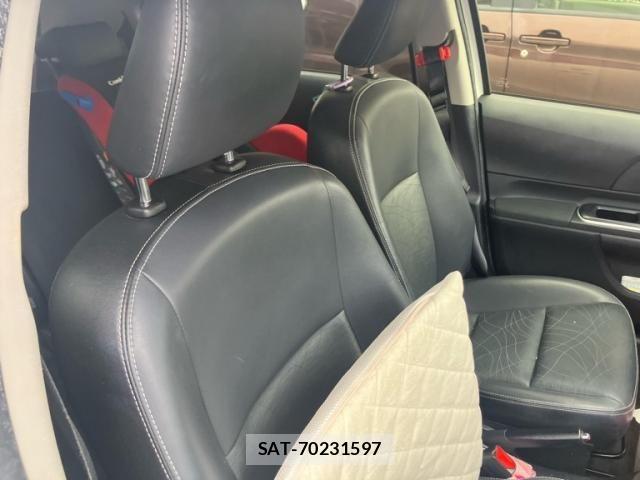 Toyota AQUA 2014-11 8870417-10