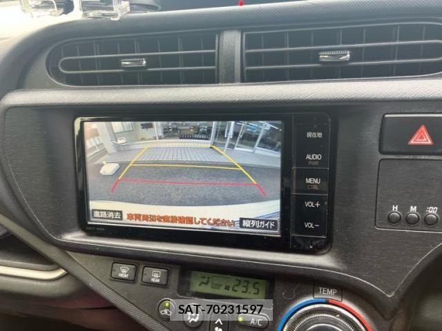 Toyota AQUA 2014-11 8870417-15