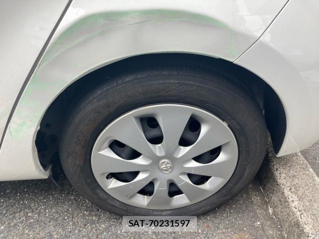 Toyota AQUA 2014-11 8870417-4