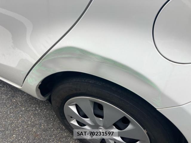 Toyota AQUA 2014-11 8870417-5