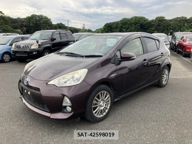 Toyota AQUA 2014-02 8870414-0