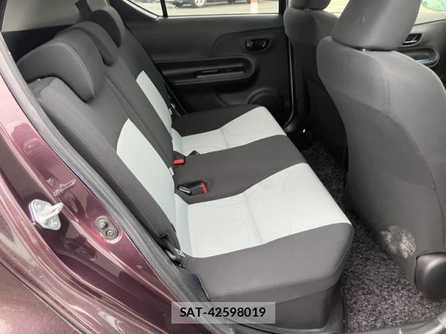 Toyota AQUA 2014-02 8870414-11