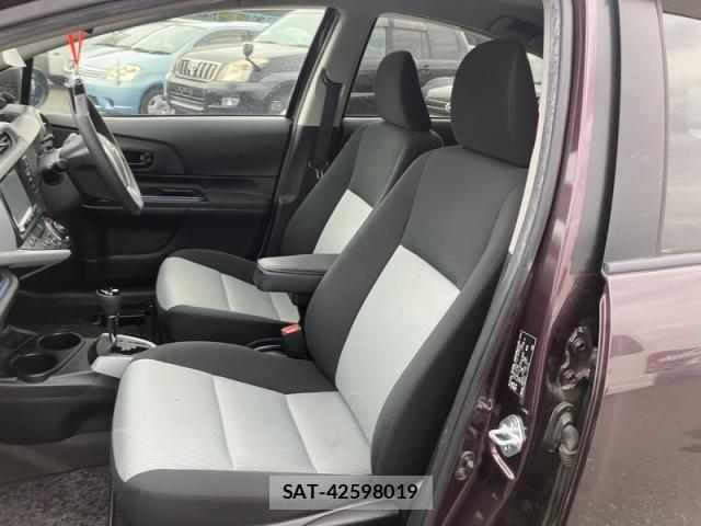 Toyota AQUA 2014-02 8870414-14