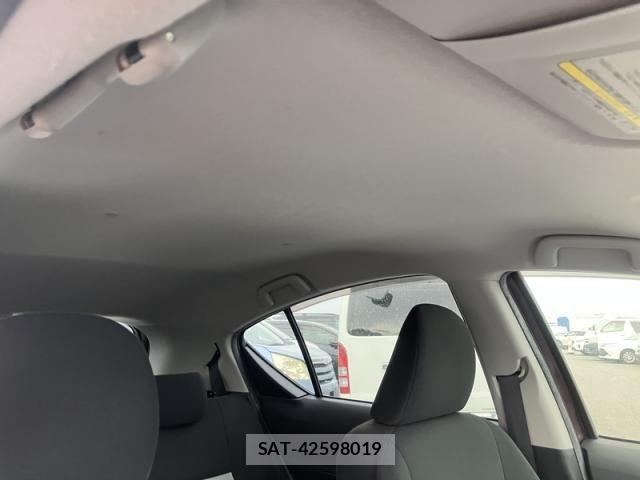 Toyota AQUA 2014-02 8870414-20