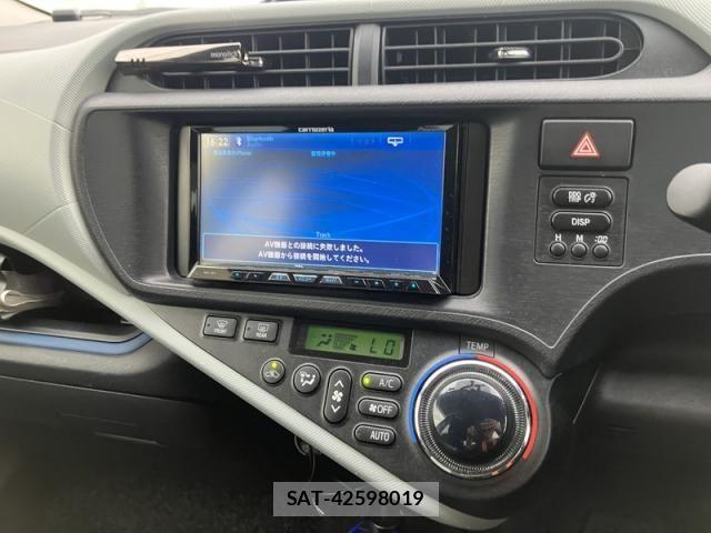 Toyota AQUA 2014-02 8870414-27