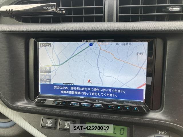Toyota AQUA 2014-02 8870414-28
