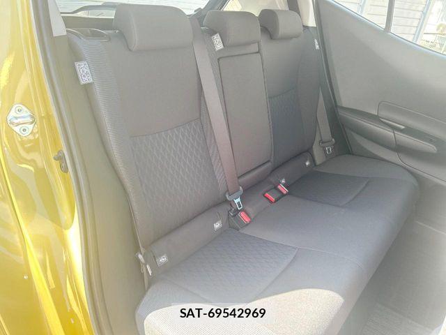 Toyota AQUA 2023-04 8870397-10