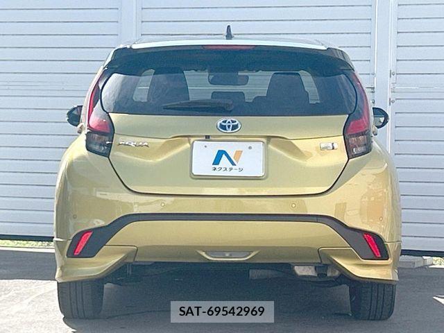 Toyota AQUA 2023-04 8870397-15
