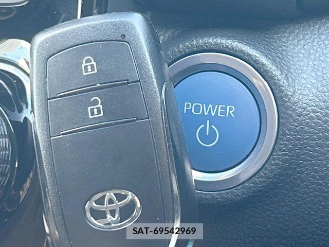 Toyota AQUA 2023-04 8870397-7