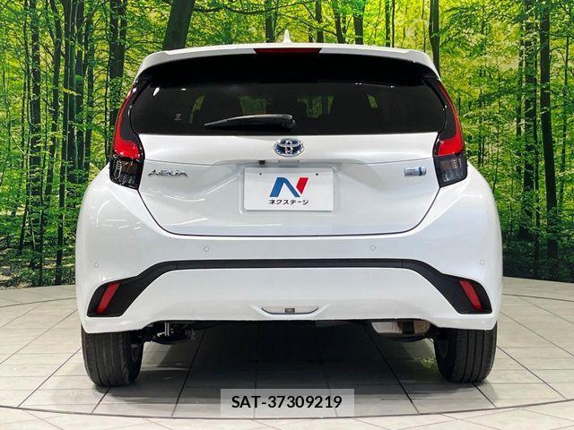 Toyota AQUA 2021-07 8870400-14