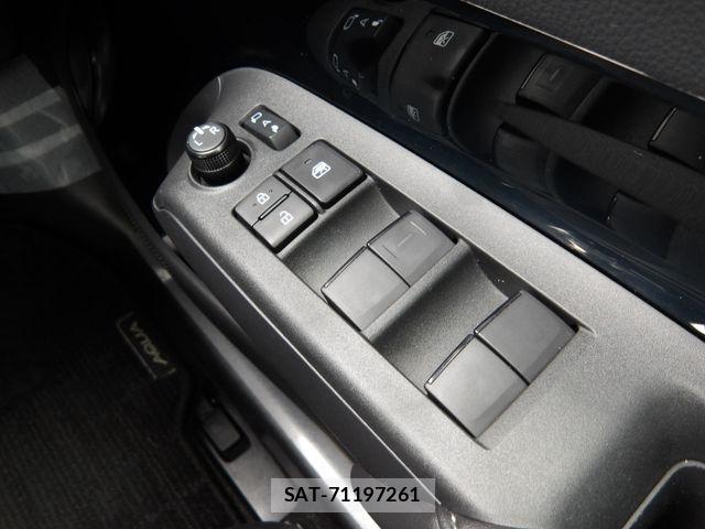 Toyota AQUA 2024-06 8870399-10