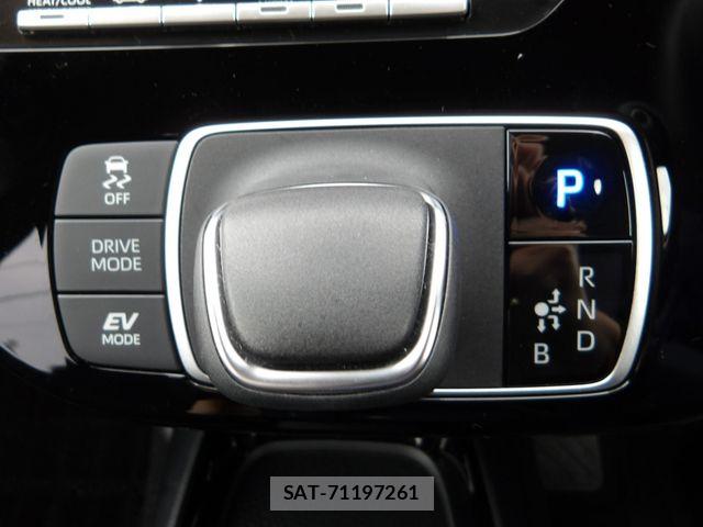 Toyota AQUA 2024-06 8870399-12