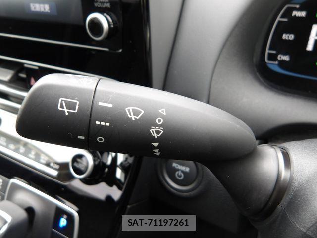 Toyota AQUA 2024-06 8870399-16