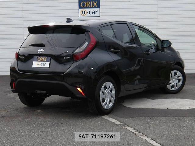 Toyota AQUA 2024-06 8870399-2