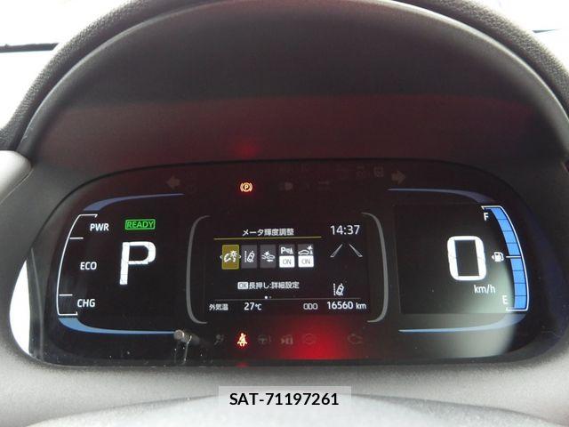 Toyota AQUA 2024-06 8870399-8
