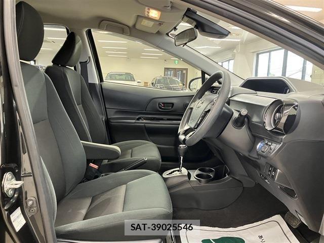 Toyota AQUA 2018-11 8870401-13