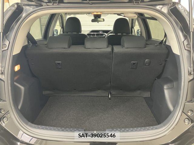 Toyota AQUA 2018-11 8870401-17
