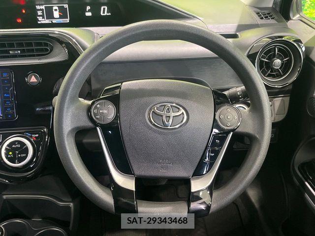 Toyota AQUA 2018-03 8870408-9