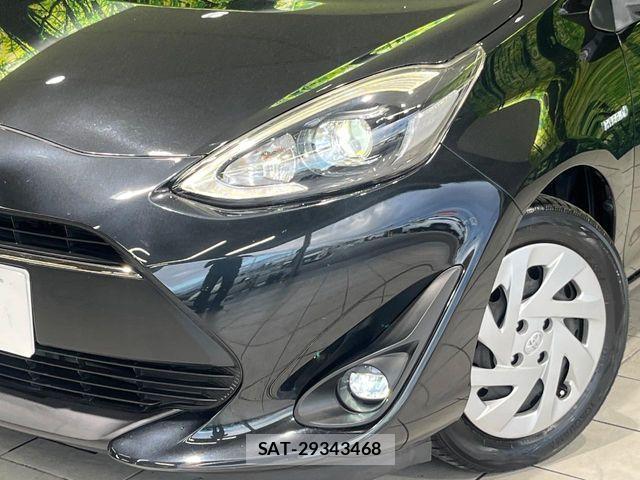 Toyota AQUA 2018-03 8870408-11