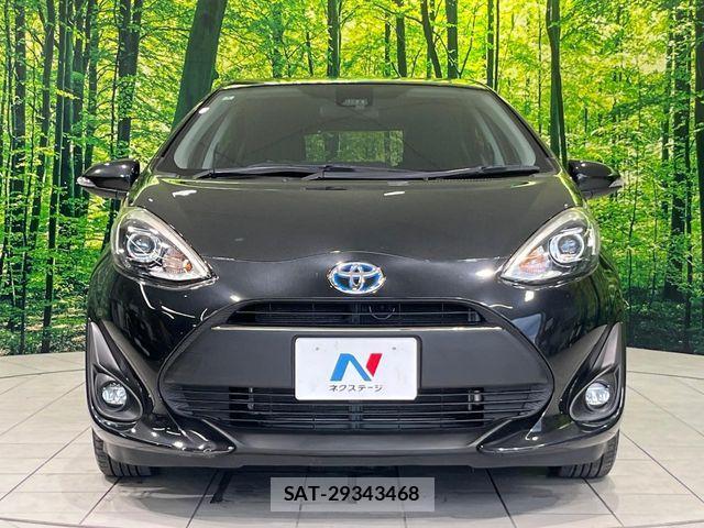 Toyota AQUA 2018-03 8870408-13