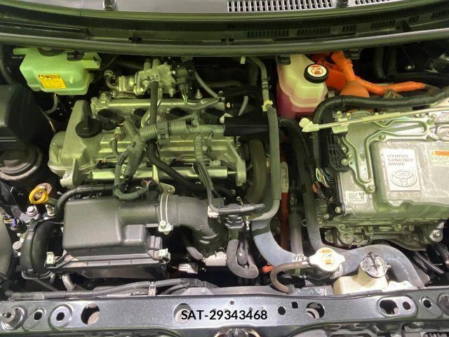 Toyota AQUA 2018-03 8870408-17