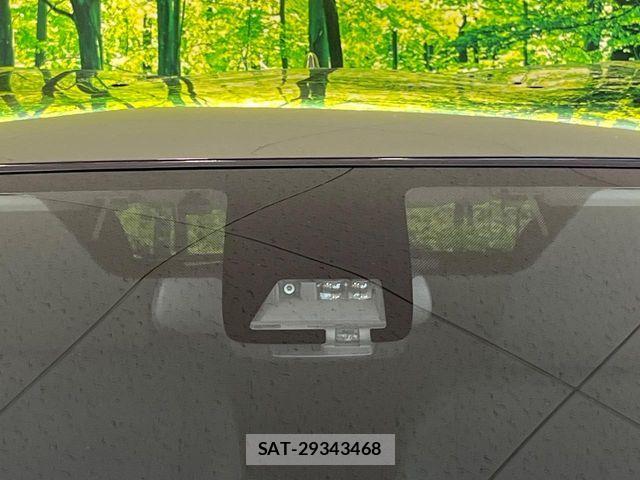 Toyota AQUA 2018-03 8870408-2