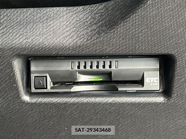 Toyota AQUA 2018-03 8870408-4