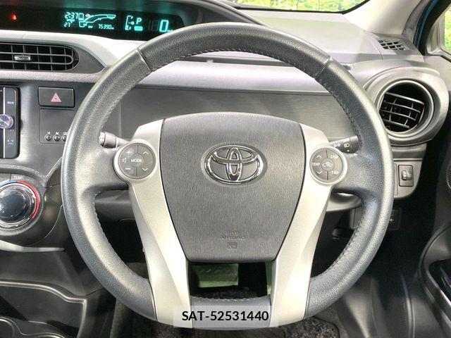 Toyota AQUA 2013-11 8870412-10