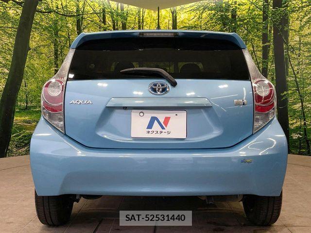 Toyota AQUA 2013-11 8870412-14