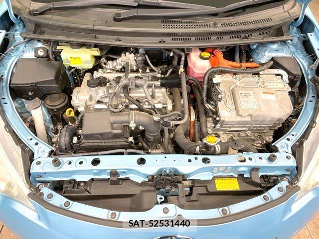 Toyota AQUA 2013-11 8870412-17