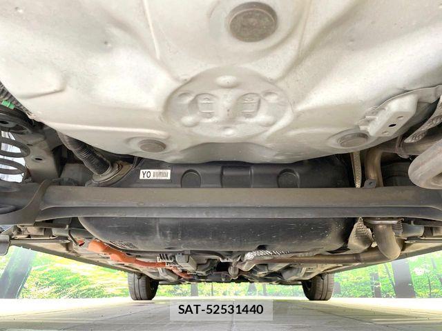 Toyota AQUA 2013-11 8870412-18