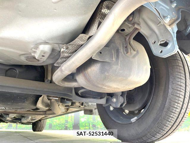 Toyota AQUA 2013-11 8870412-19