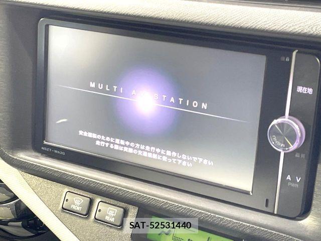 Toyota AQUA 2013-11 8870412-2