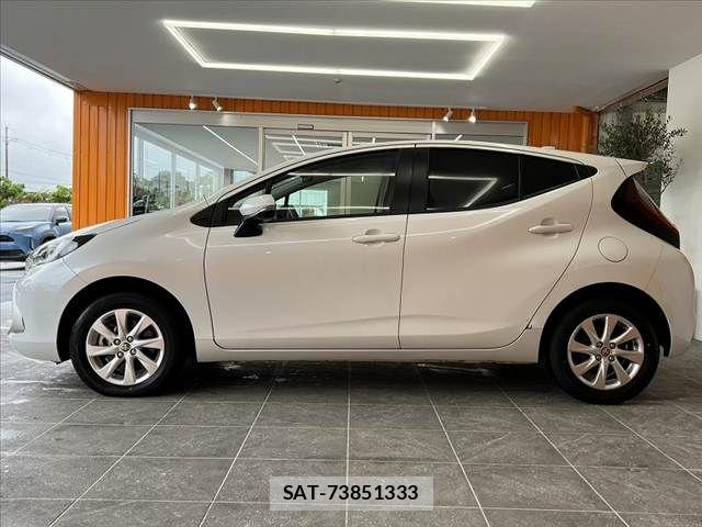 Toyota AQUA 2023-11 8870398-10