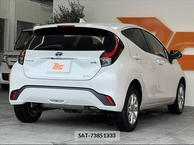 Toyota AQUA 2023-11 8870398-14