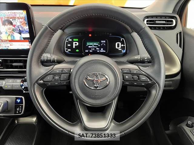 Toyota AQUA 2023-11 8870398-28