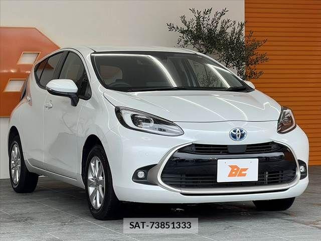 Toyota AQUA 2023-11 8870398-7