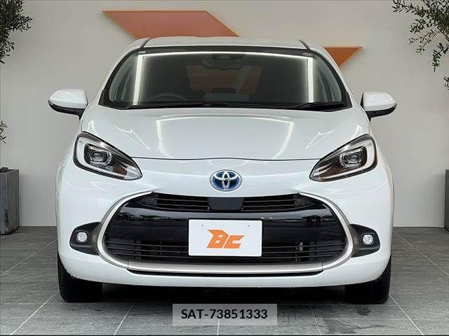 Toyota AQUA 2023-11 8870398-8