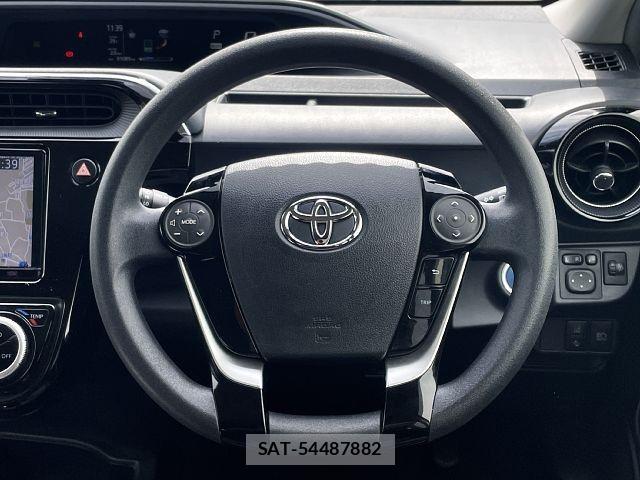 Toyota AQUA 2020-02 8878671-1